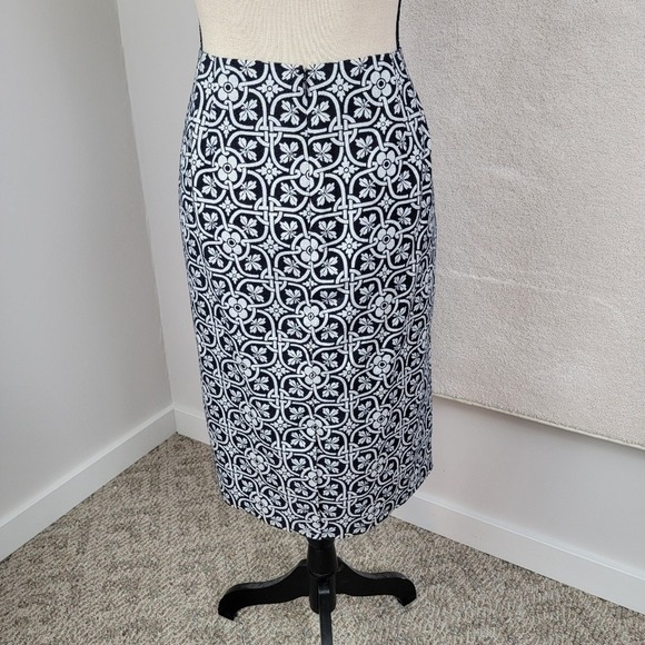 Talbots NEW Women 16 Navy White Floral Geometric Midi Career Mod Pencil Skirt - Picture 2 of 14